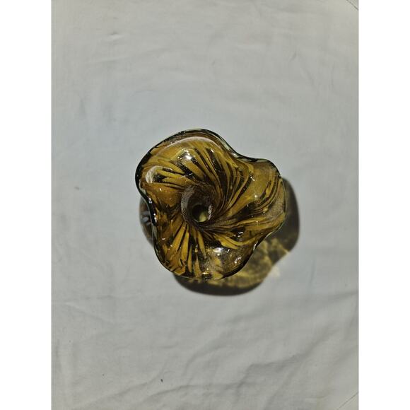 Hand Blown Glass Gold Amber And White Vase 6" Tall 4" Wide - Picture 4 of 6